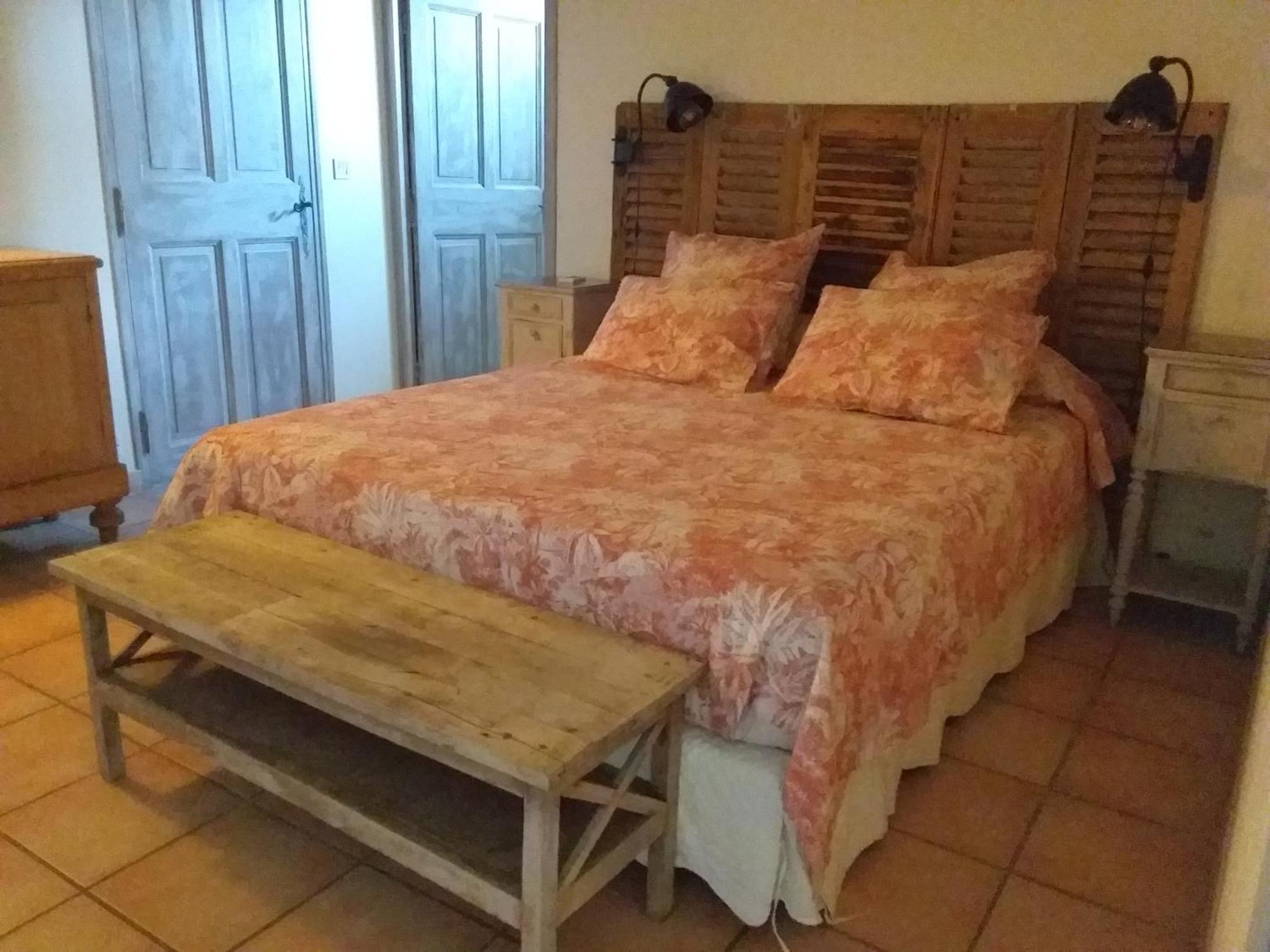 Clos St Jean Baptiste Tourves Номер фото